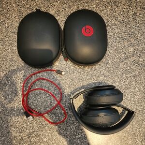 Beats Studio 2 Wireless Over-Ear Headphones